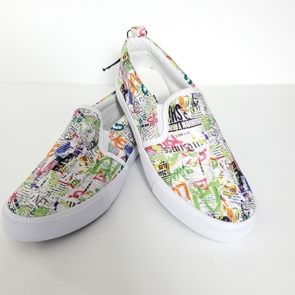 Slip-on sneaker multi newsprint size 7
